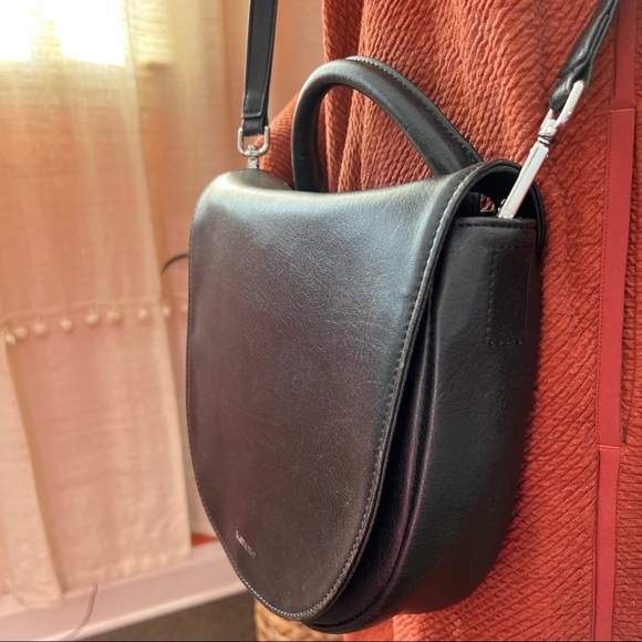 NWOT Matt & Nat Black Crossbody Saddlebag Purse - Personal Destash🖤 - Picture 4 of 10